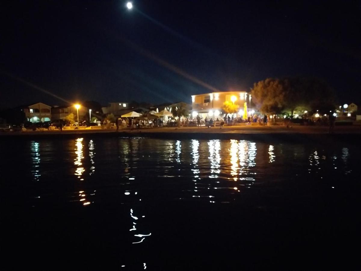 Familien Ferienhaus Vir Croatia 150M Strand Restaurant Einkaufen Exterior foto