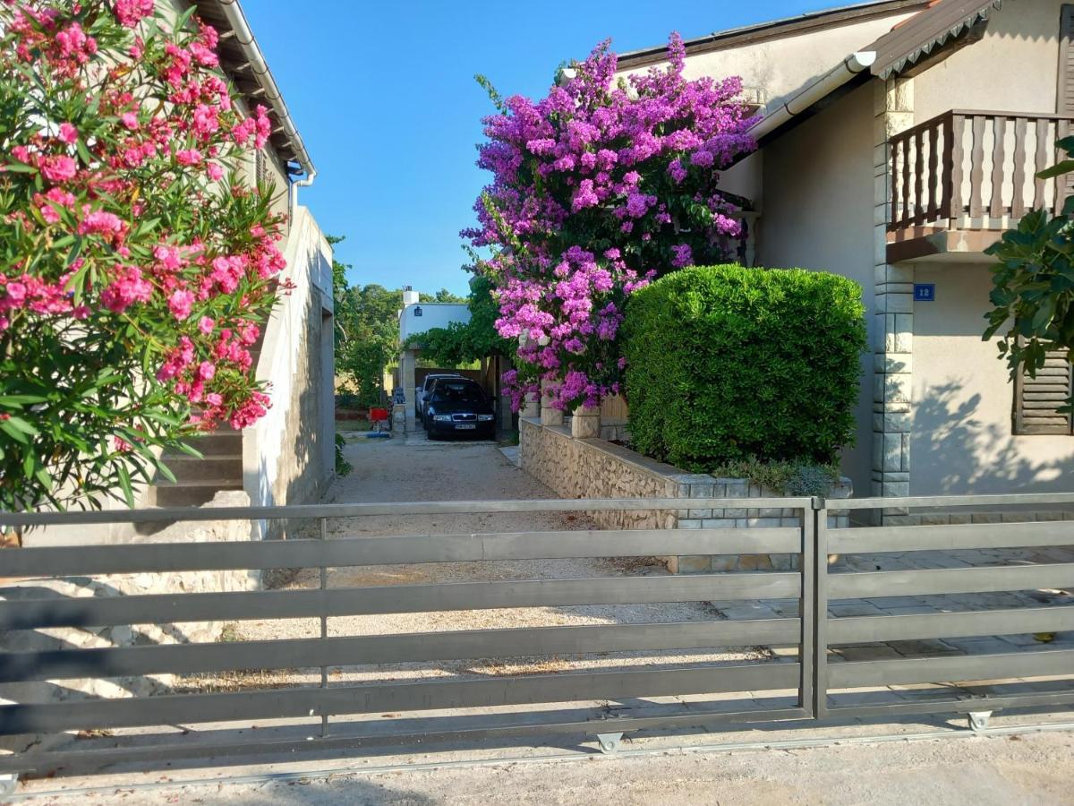 Familien Ferienhaus Vir Croatia 150M Strand Restaurant Einkaufen Exterior foto